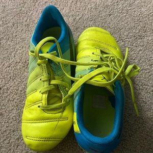 Nike soccer shoes- worn but good condition